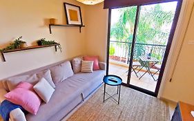 Sunny Pool Apartment