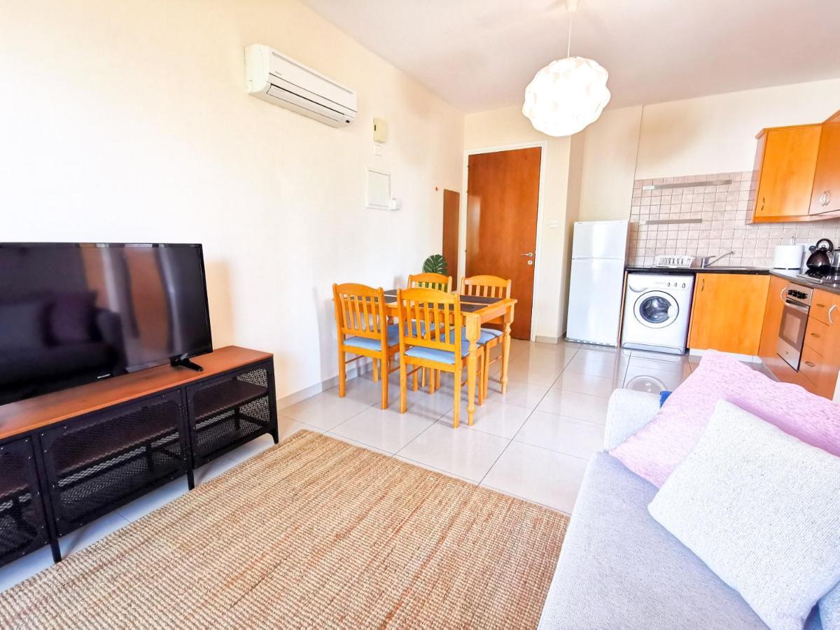 Sunny Pool Apartment Voroklini Exterior photo